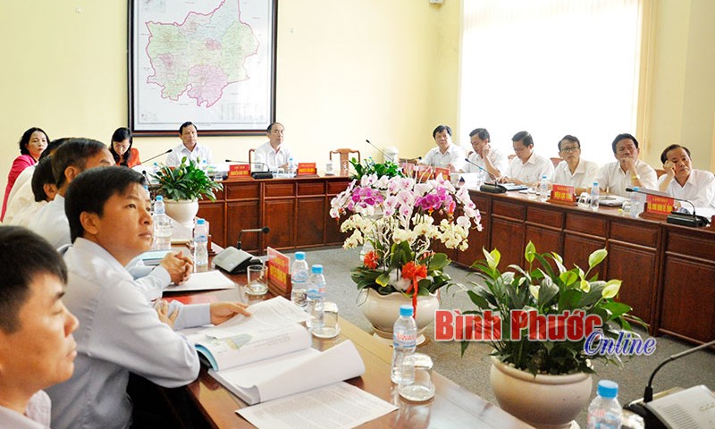Ban lãnh đạo của huyện họp phát triền huyện Đồng Phú 